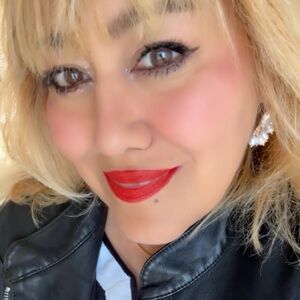 Meet your Posher, Adriana